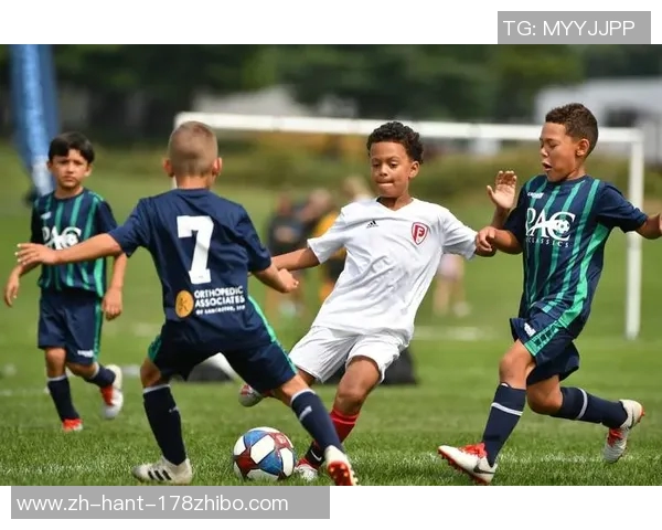 踢足球的乐趣在于团队合作与个人成长的完美结合